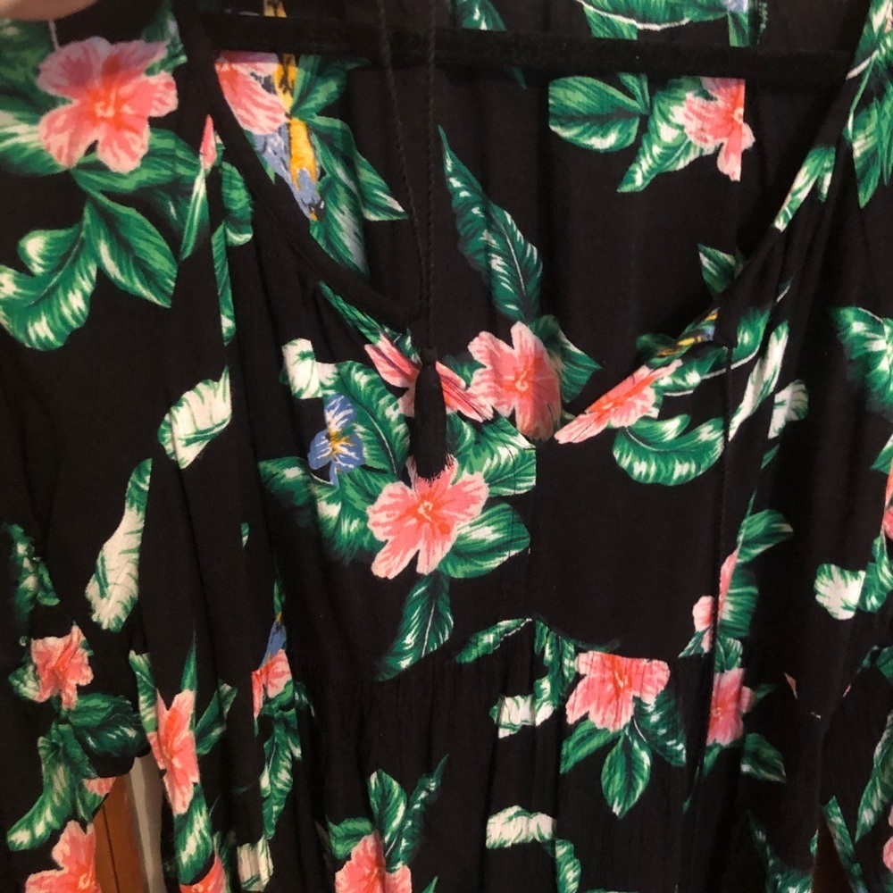 Old Navy Womens XL Black Tropical Floral Tassel Tie Ruffle Babydoll Blouse Top - Picture 9 of 10